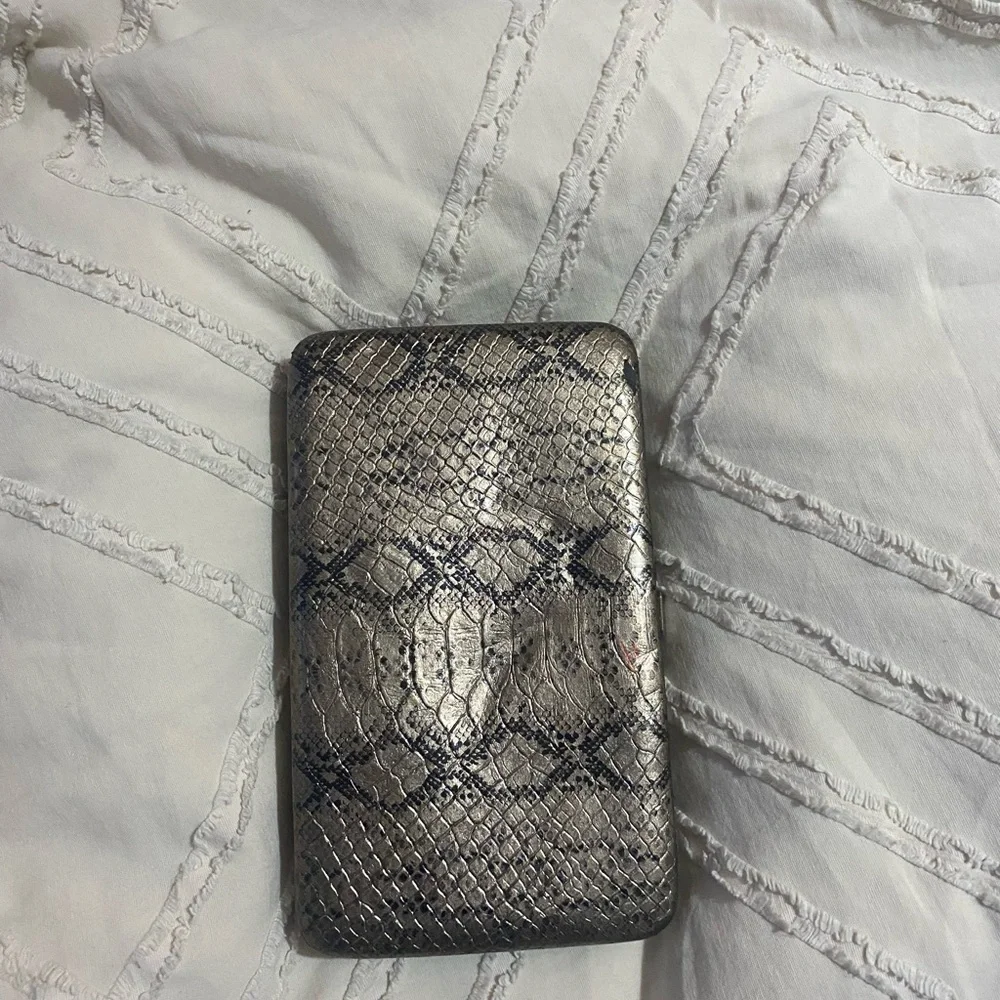 Snakeskin Pattern Wallet - Picture 2 of 5